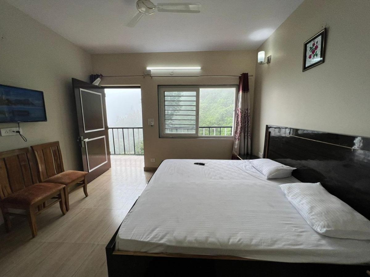 100 Stairs Homestay *