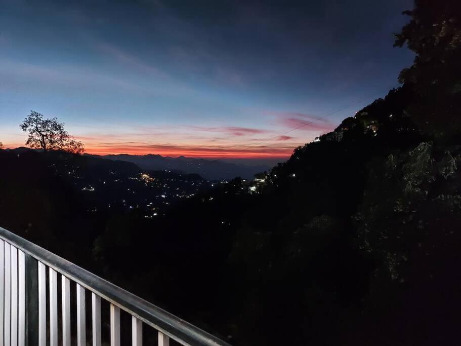 100 Stairs Homestay *